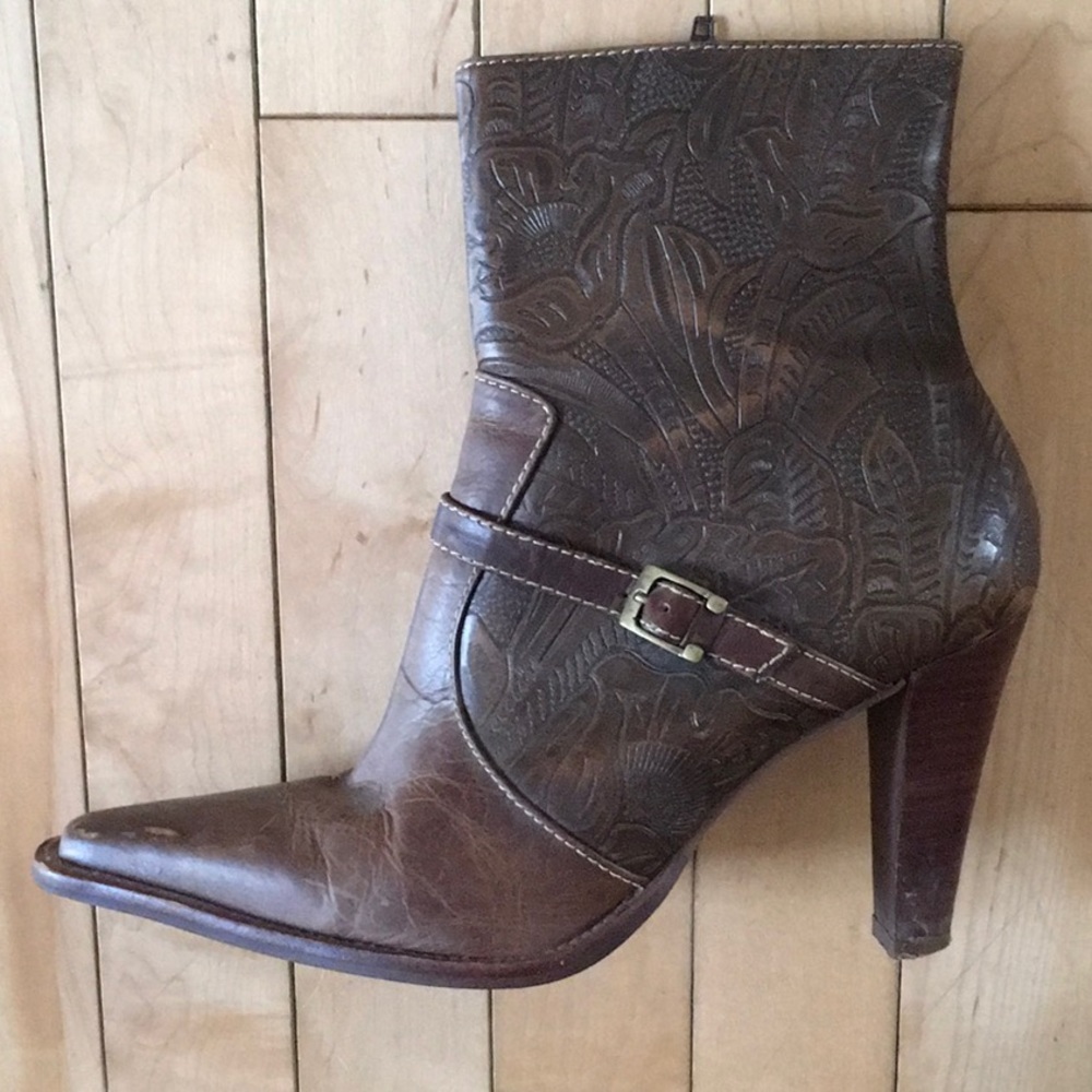 Ladies cowboy/cowgirl boots